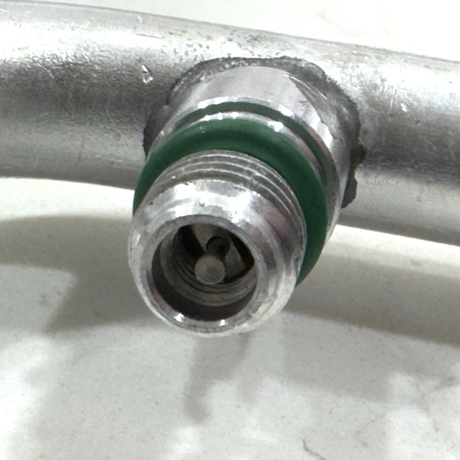 F50-6242-1475 HP Discharge AC Line Hose Assembly For Peterbilt Kenworth Trucks