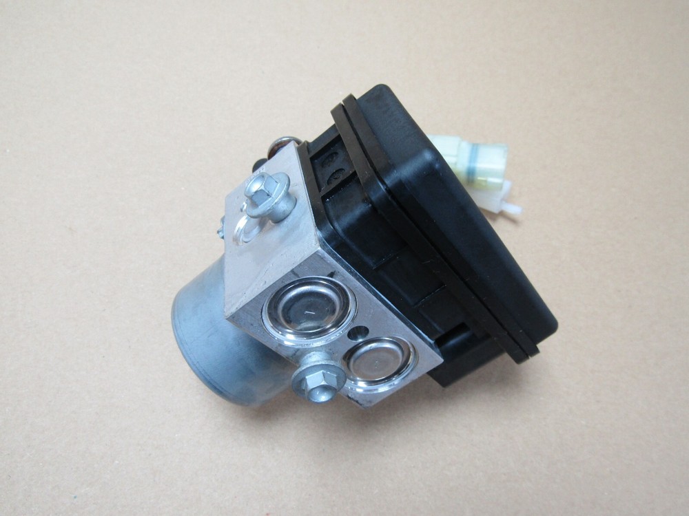 KTM 890 Duke GP 2022 ABS pump control unit module (12509)