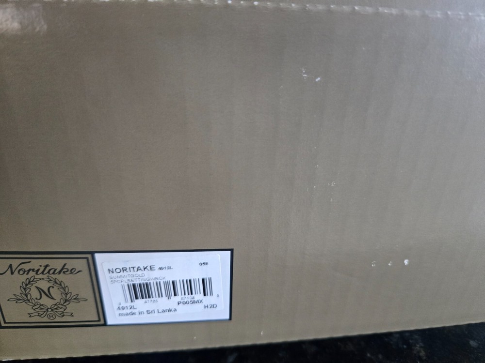 noritake Summit gold TWO 5 piece set