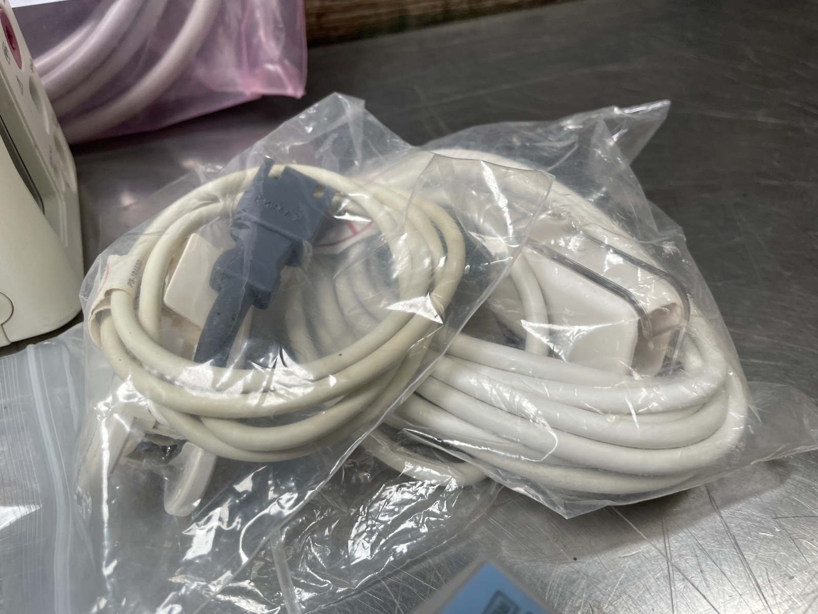 Philips Intellivue X2 M3002A Monitor W/ Battery SpO2 Hose Cuffs ECG