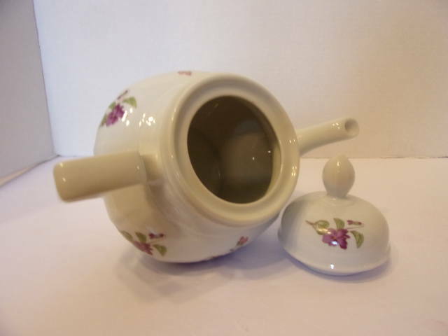 BAREUTHER WALDSASSEM BAVARIA TEAPOT WITH VIOLETS