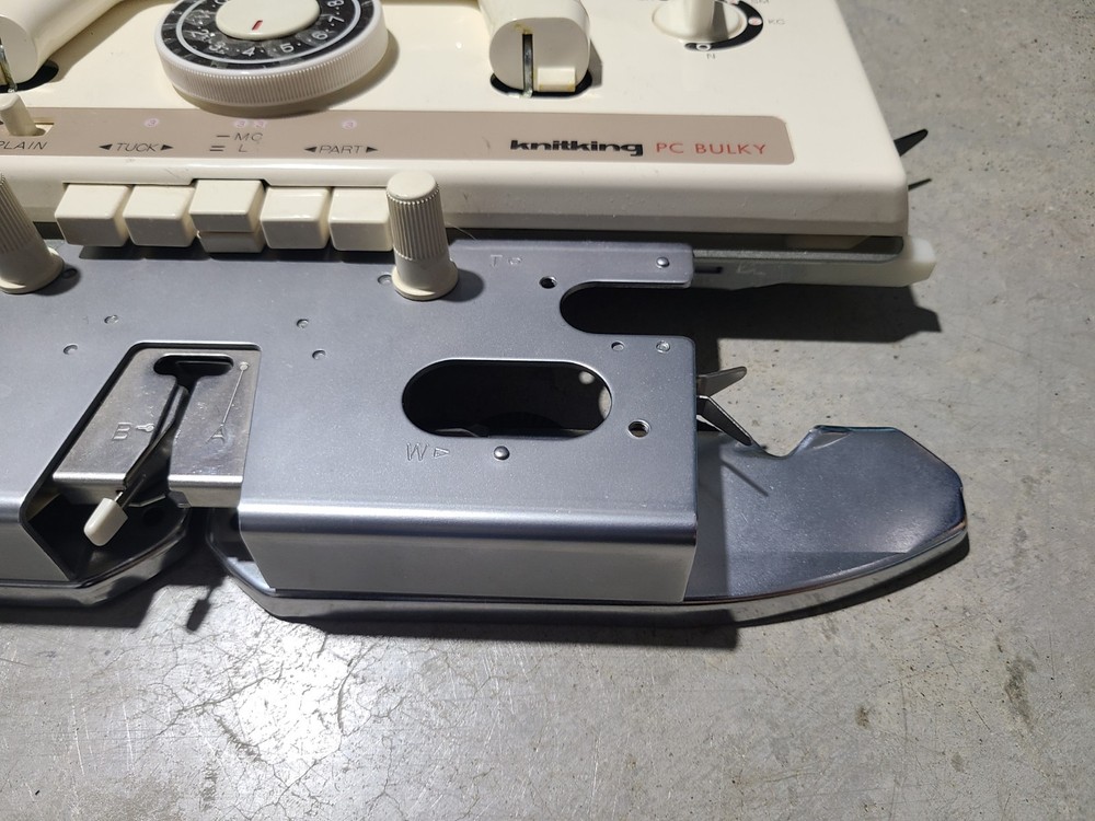 KnitKing PC Bulky Knitting Machine Carriage Part Only
