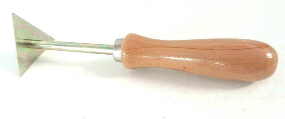 New Milwaukee Triangle Multi-Purpose 2" Paint Scraper Works good on Windows