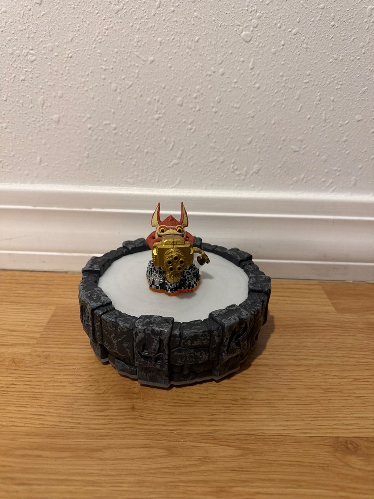 Skylanders Giant Figures | 14 pieces total | Read description