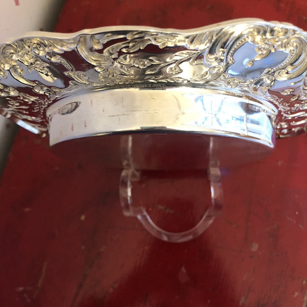 Wallace Grand Victorian Silverplate 1664 Wine Bottle Coaster Holder 8” Round