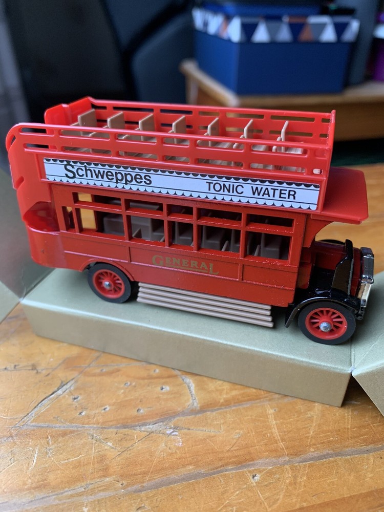 Matchbox Y23 AEC S type omnibus