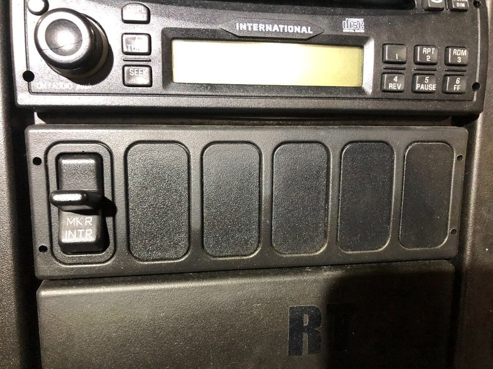 International 4400 SWITCH Dash Panel - Used