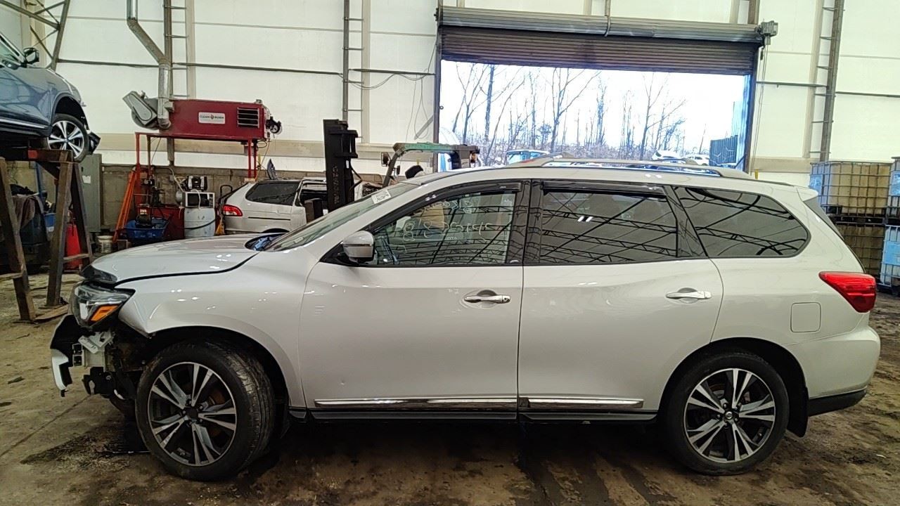 (LOCAL PICKUP ONLY) Roof Glass Front Moveable Fits 13-20 PATHFINDER 7022791