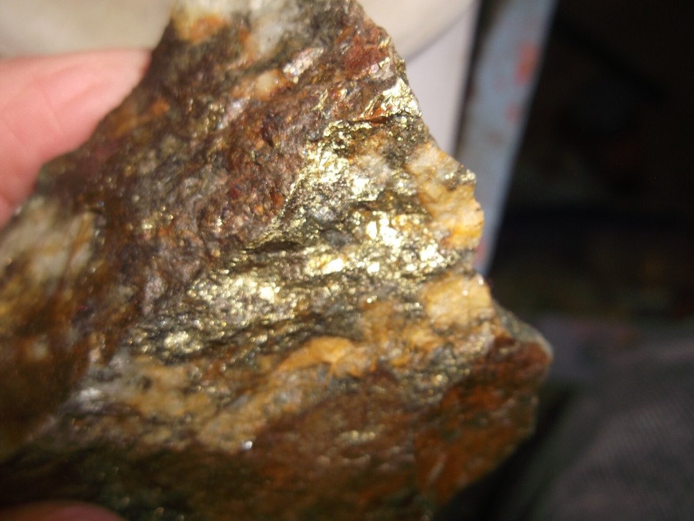 Gold, silver, copper, 197 grams samples ,ore high grade .