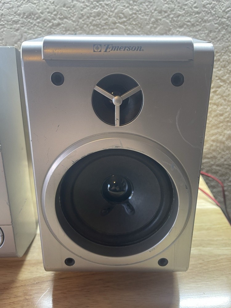 Emerson MS3103 Triple-Play Linear 3 CD Changer + 1 Speaker. ****read****