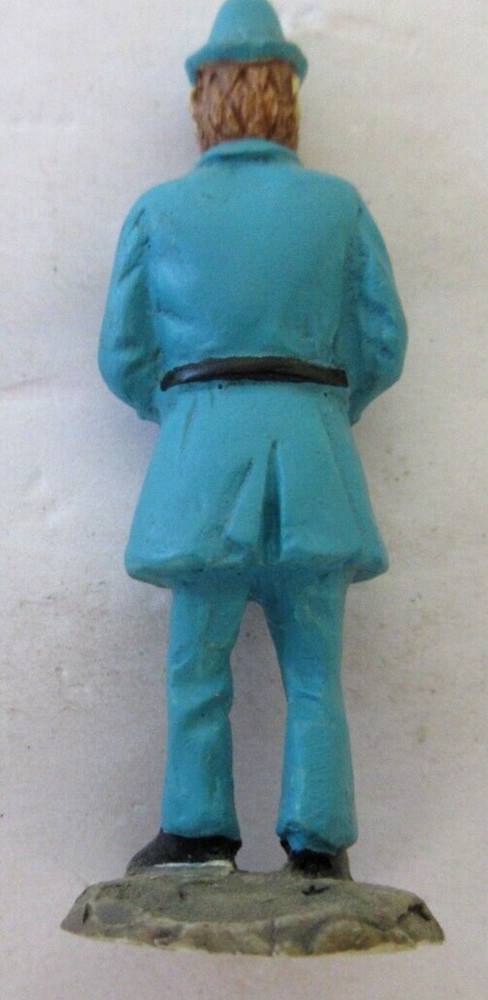 O SCALE ? POLICE OFFICER