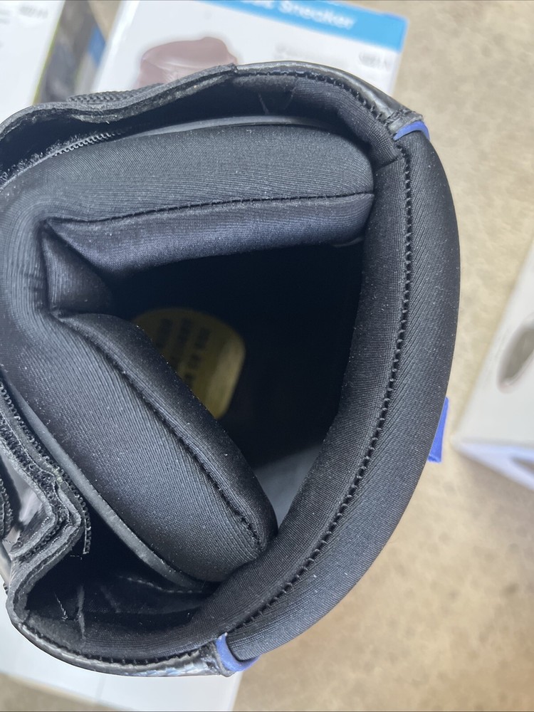 Easyboot Sneaker (SIZE 3 )