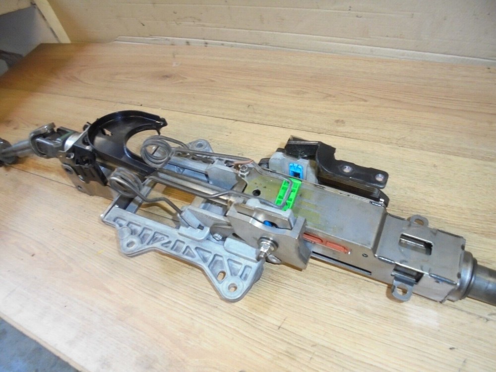 AUDI A3 2005 ADJUSTABLE PAS POWER STEERING COLUMN 8P2419502G