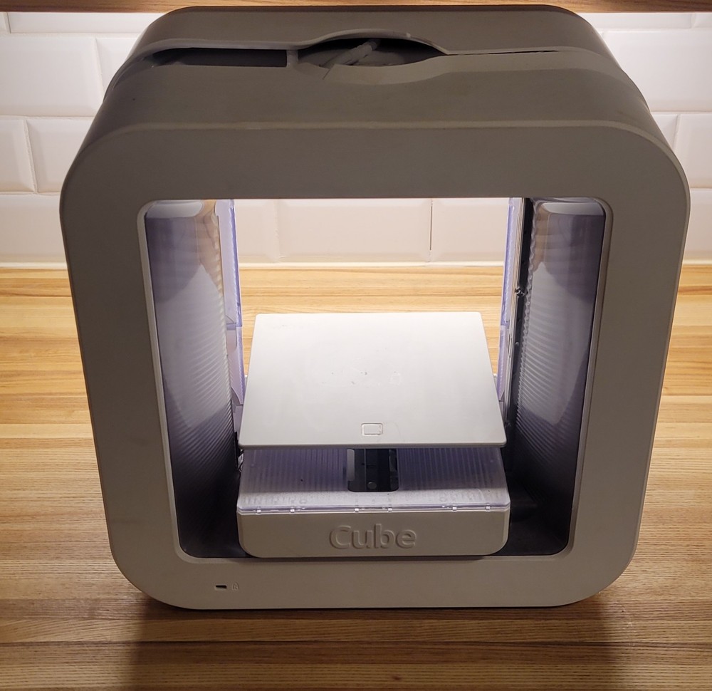CUBE 3D PRINTER As is Untested Lights Are On Starts Up