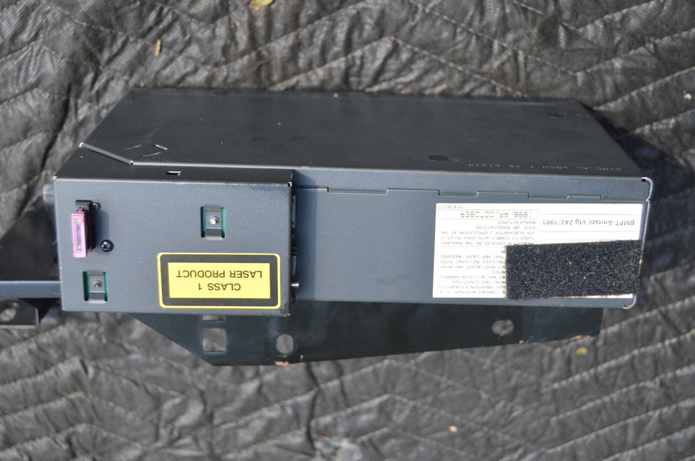 BMW E36 6CD CHANGER 82111468014 MODEL NO. TR1003 WITH BRACKET