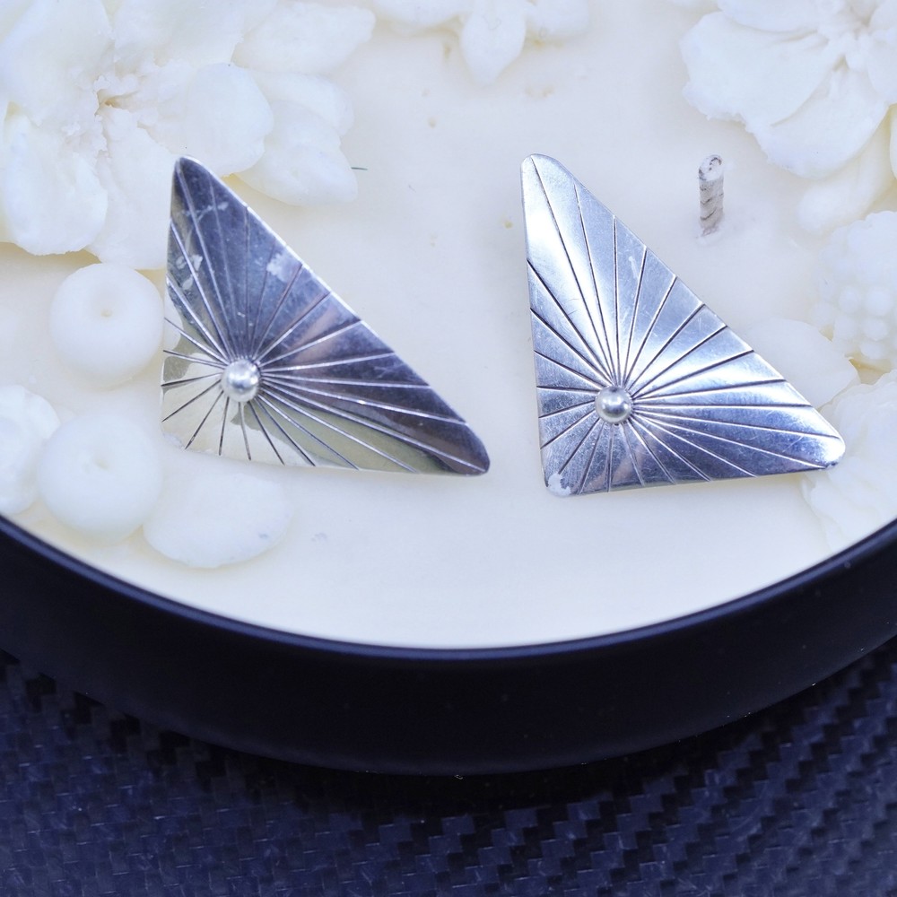 Native American Navajo D. Chavez sterling silver 925 triangular studs earrings
