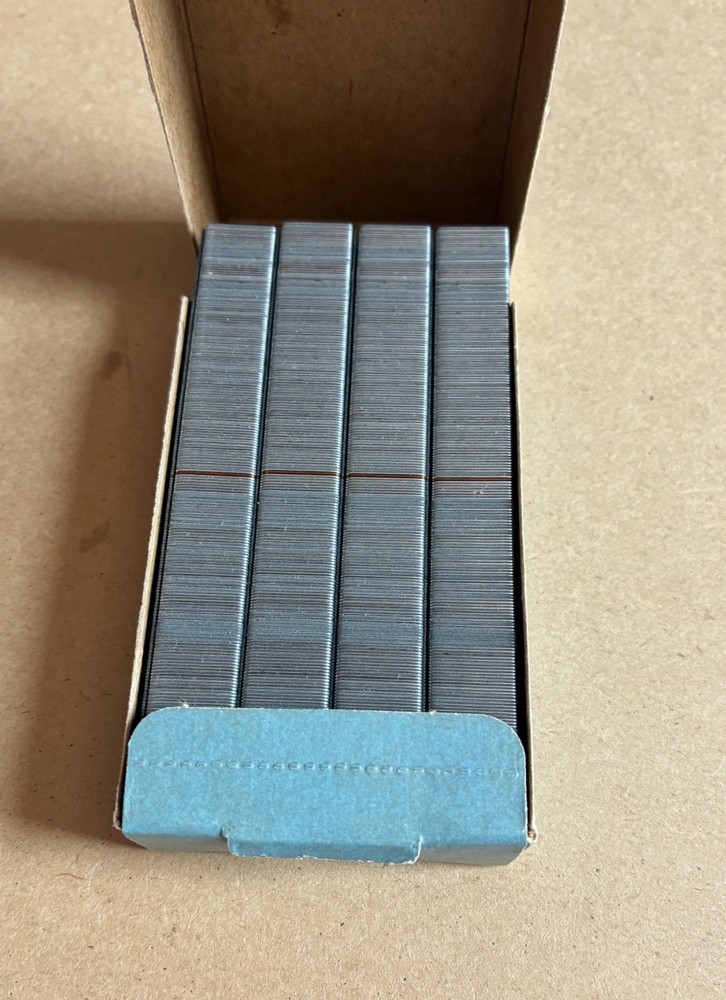 VINTAGE Bostitch Chisel Point 5000 Standard Staples