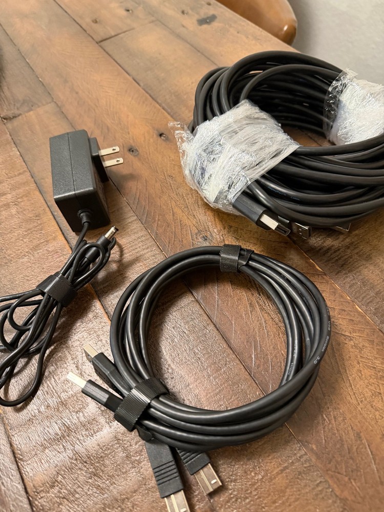 TeSmart DKS202-M24-USBK - KVM Switch - Used
