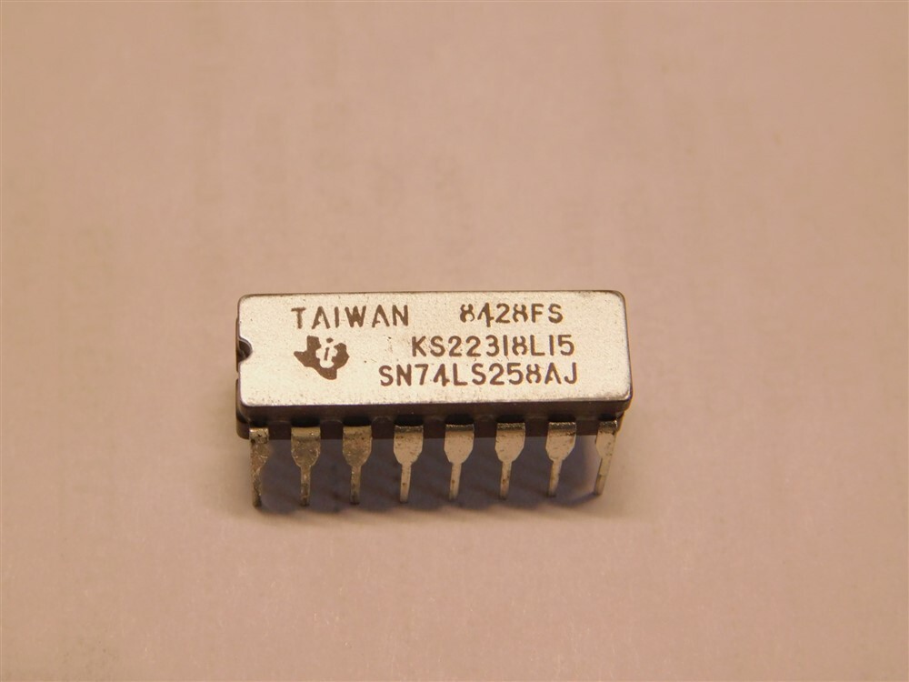 4 TI SN74LS258AJ Quad 2-Line Data Selectors/Multiplexers ICs 16-CERDIP