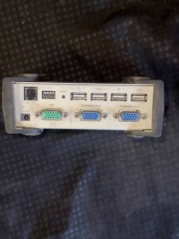 YB11- ATEN Computer Sharing Device CS-231