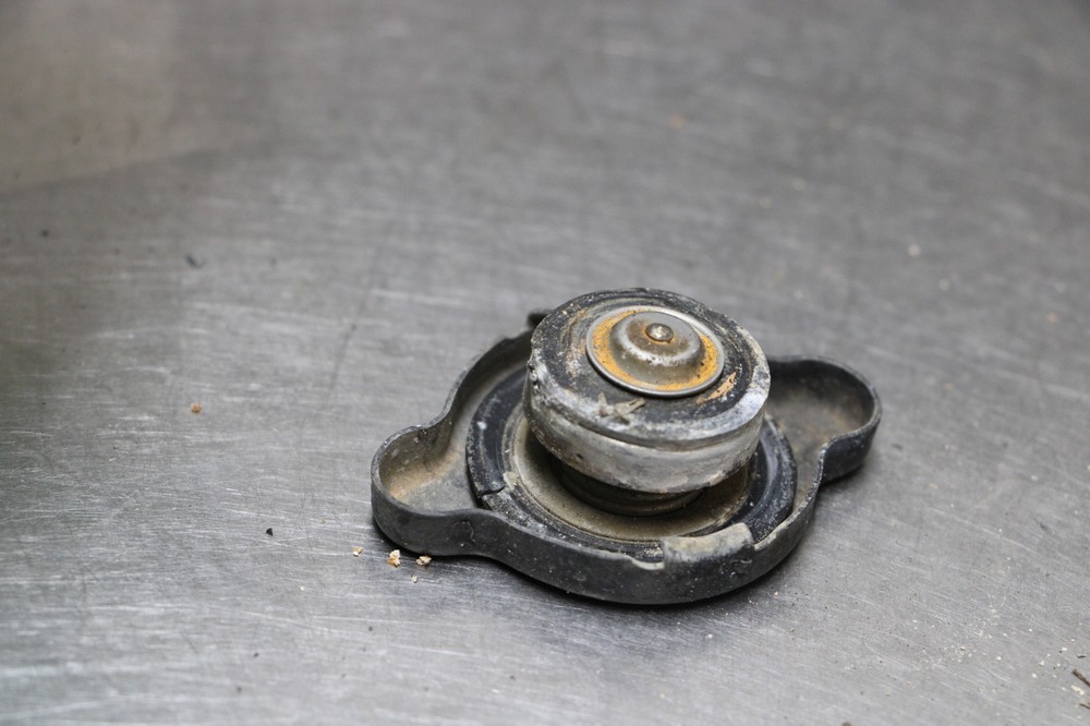 99-00 Yamaha YZF R6 Engine Radiator Cap