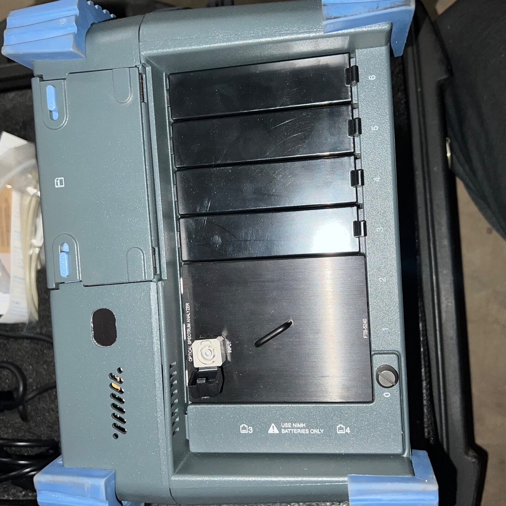 Exfo FTB-400 Universal Test System w/ FTB-5240 Optical Spectrum Analyzer Module