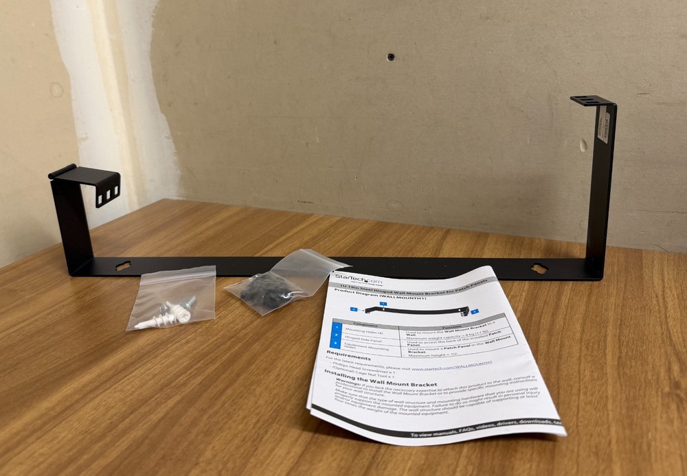 Startech WALLMOUNTH1 1U Hinged Wall Mount Bracket