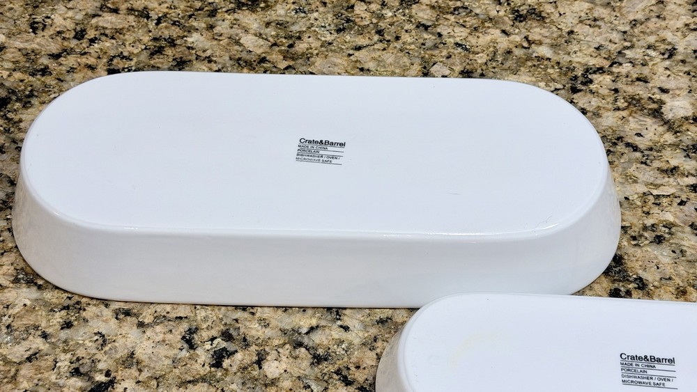 Crate & Barrel 3pc White Oval Bakeware /Serving Bowls Stackable. 13.5” 12” 9.75”