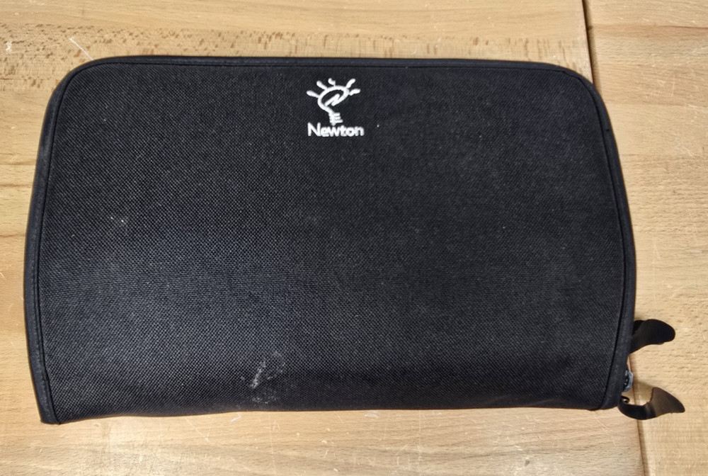 Apple Newton MessagePad 2000 Bundle Flash Memory Stylus Manuals Extras