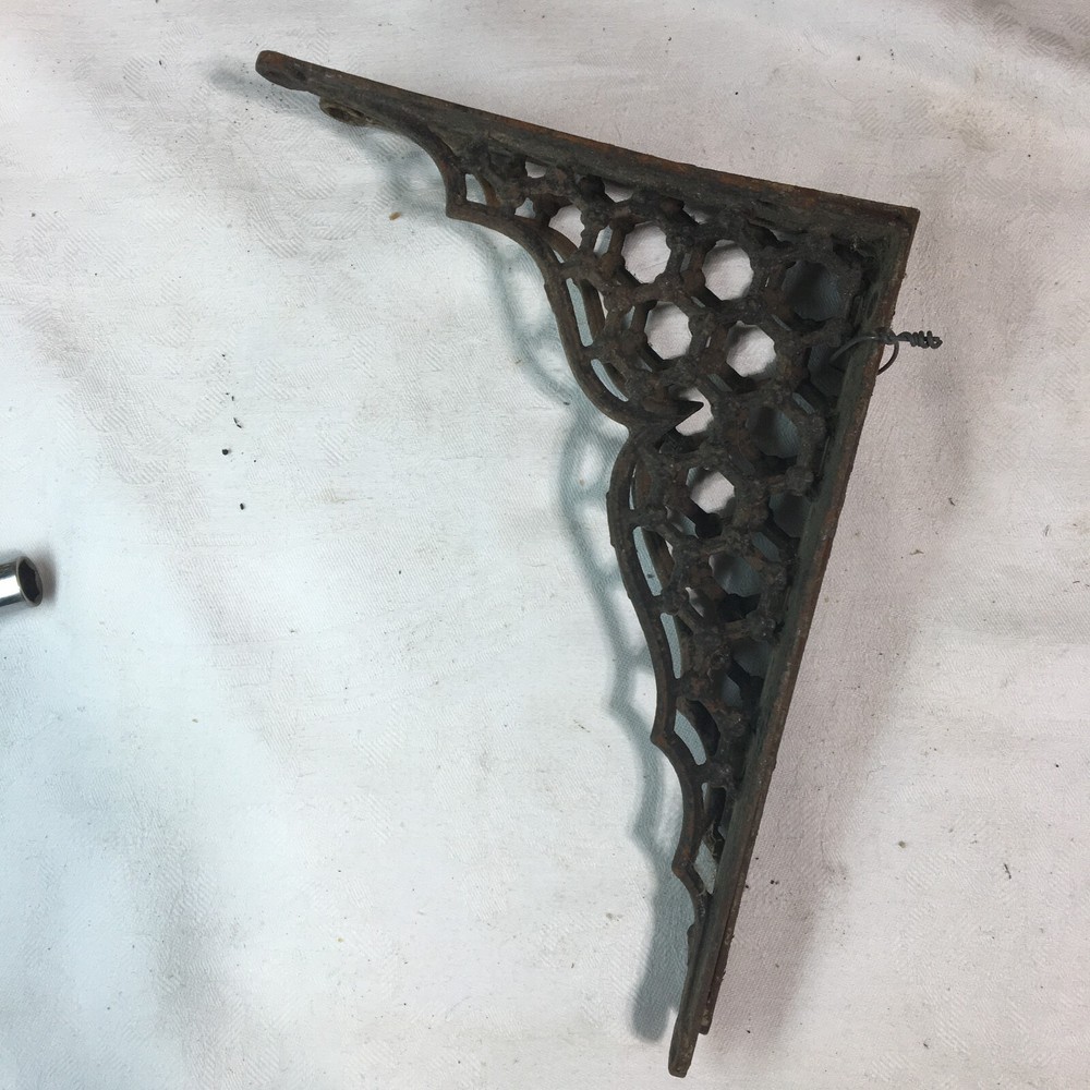 2 Antique Cast Iron Wall Mount/Shelf Brackets