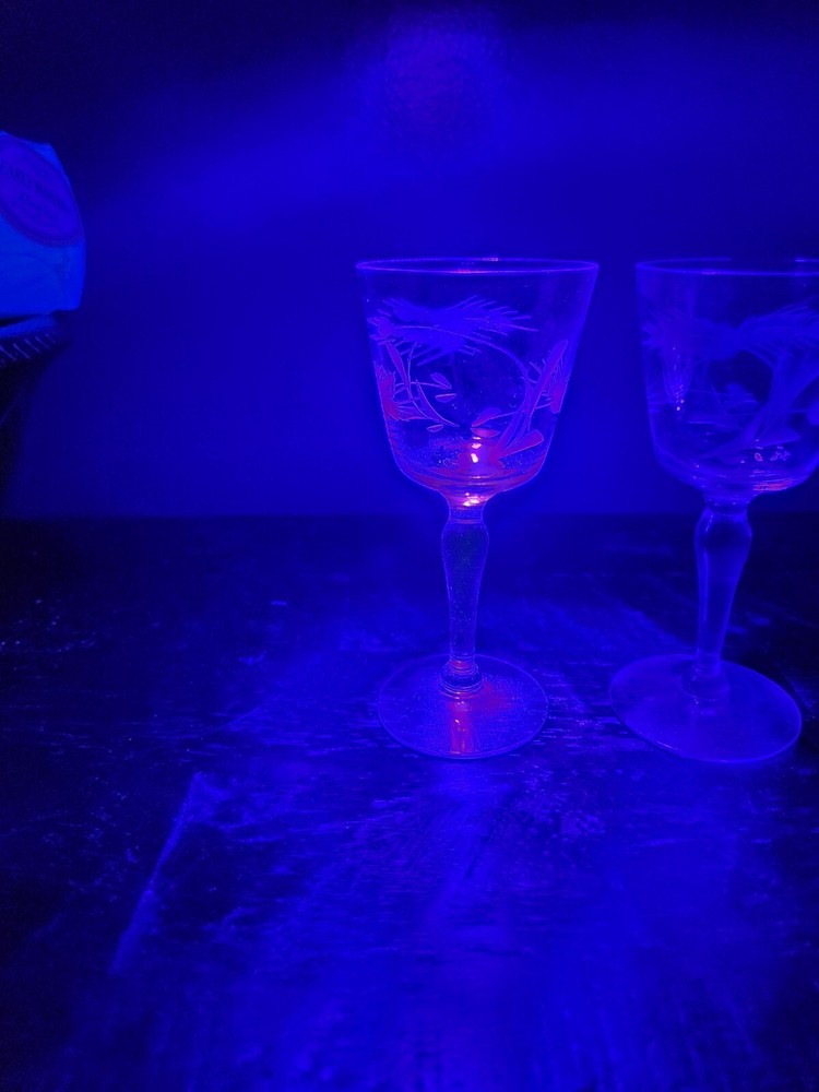 Vitage Etched UV reactive Glasses