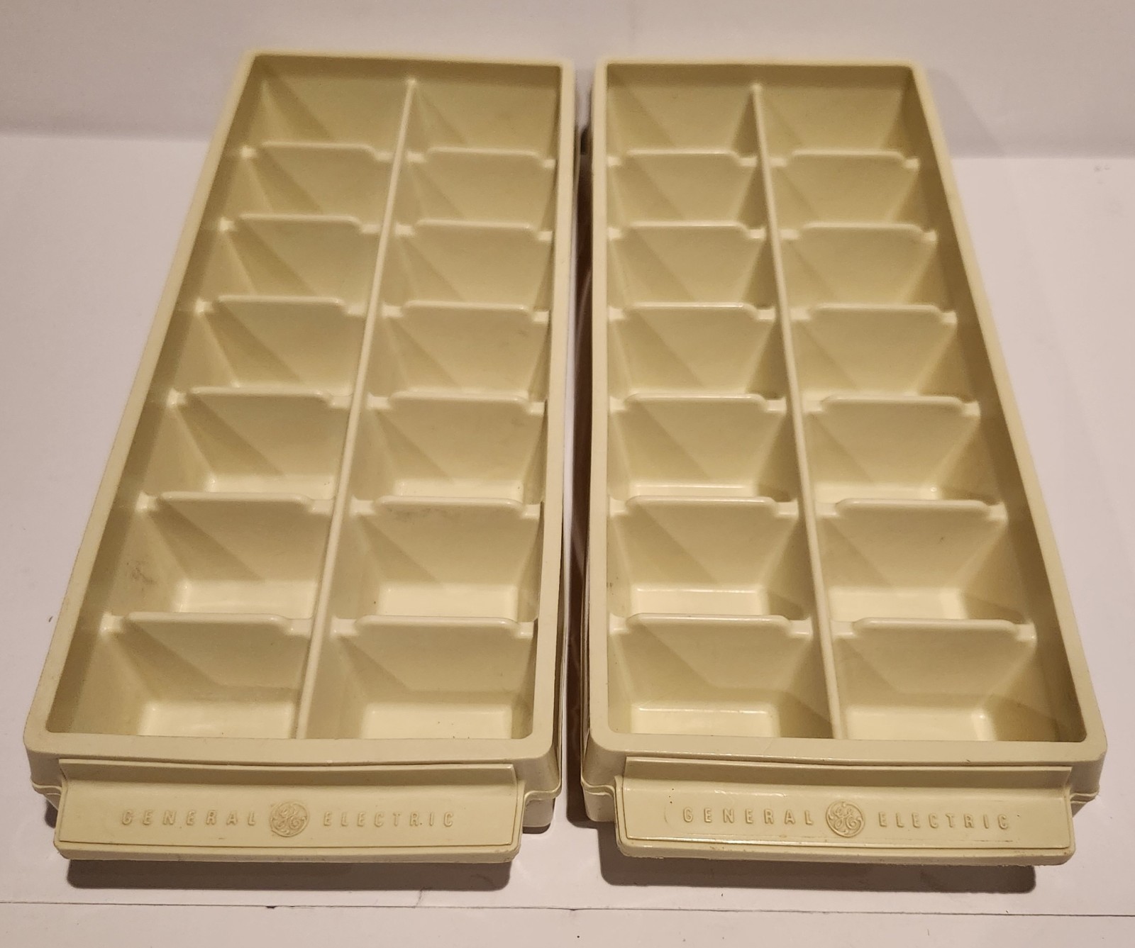 vintage general electric 1970's ice cube trays 2