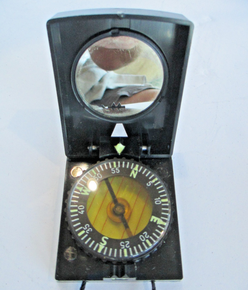Vintage Freiberger Compass Germany with Case & German Instructions       A15