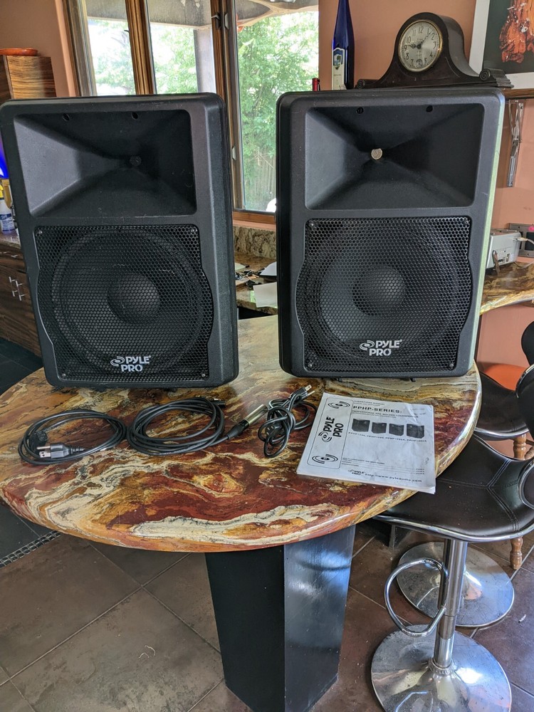 PylePro (PPHP1292A)      Powered 12'' Two-Way Plastic Molded Loudspeaker  