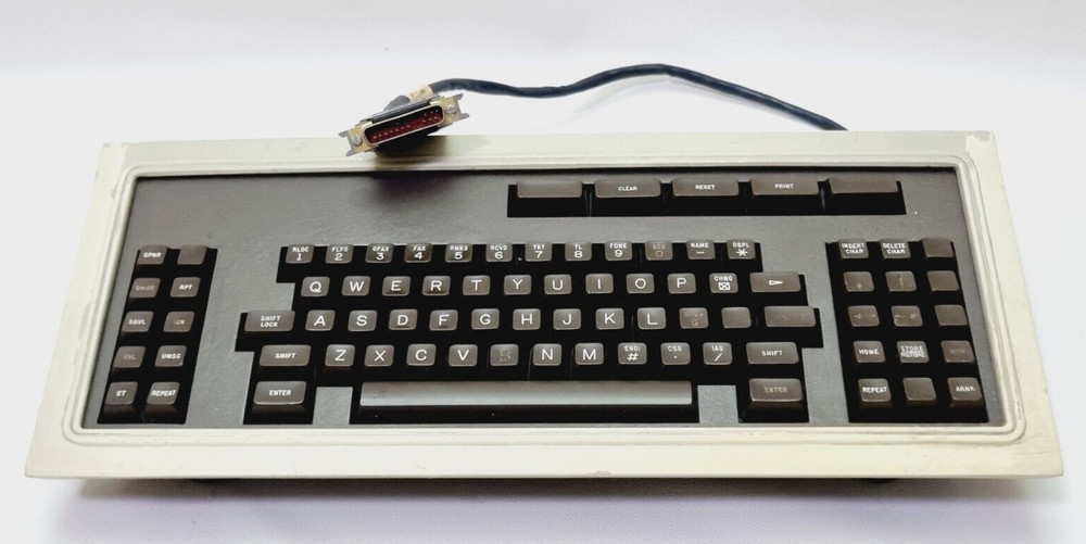 VINTAGE TERMINAL KEYBOARD RAYTHEON DATA SYSTEMS - FOR PARTS UNTESTED