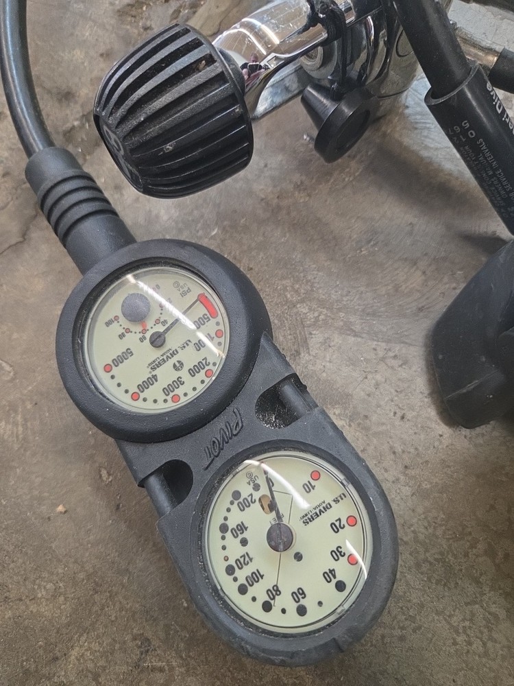 US Divers Sea 4 & Octopus Pivot. Nice Set SEE