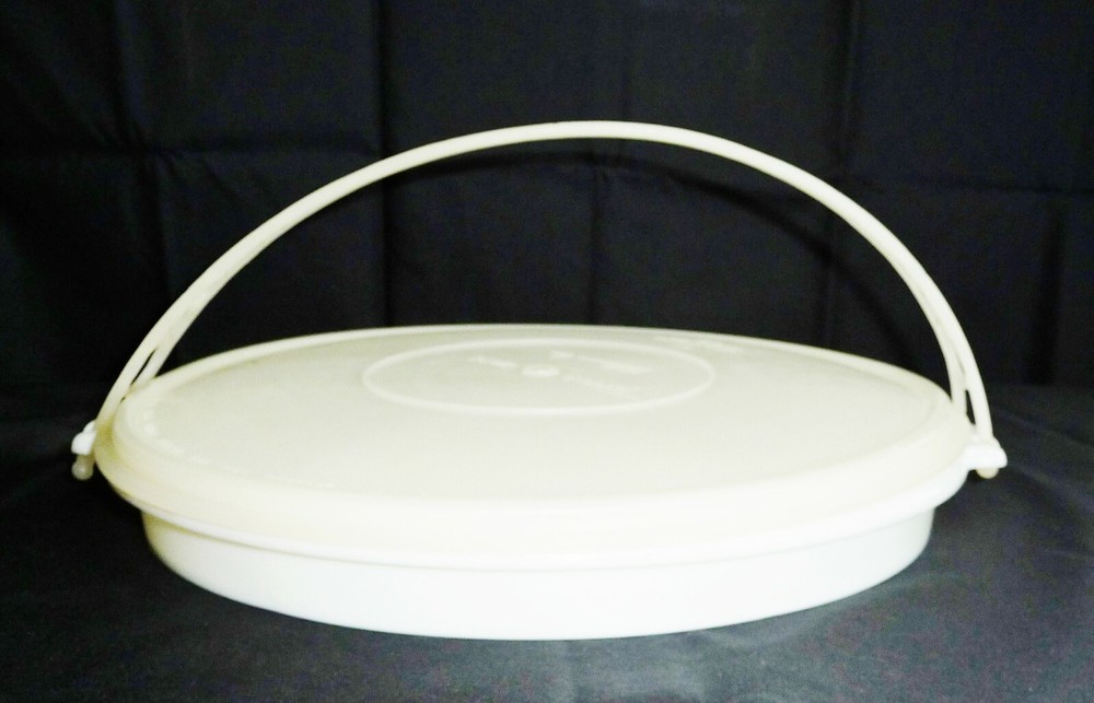 VINTAGE TUPPERWARE DIVIDED SERVING SNACK TRAY WITH HANDLE & LID