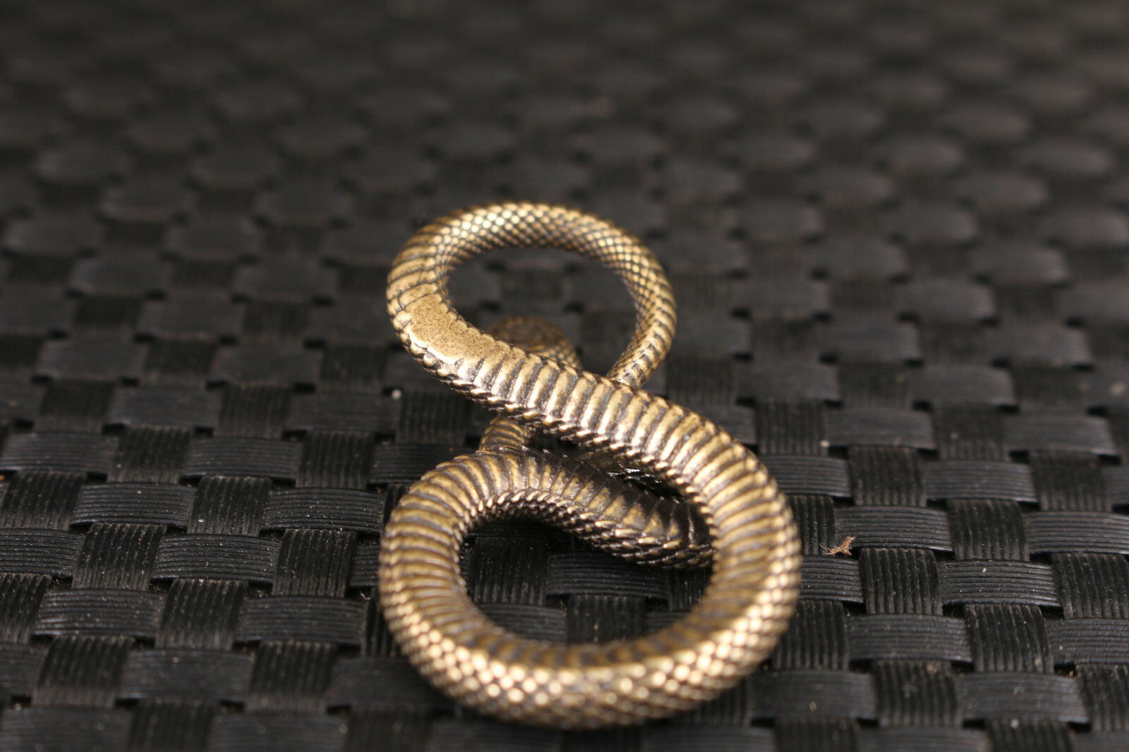 Chinese old bronze handmade Snake Statue figure Tea Pet scene home decoration