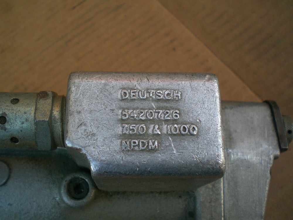 Deutsch Spacematic auto feed pneumatic nutplate drill