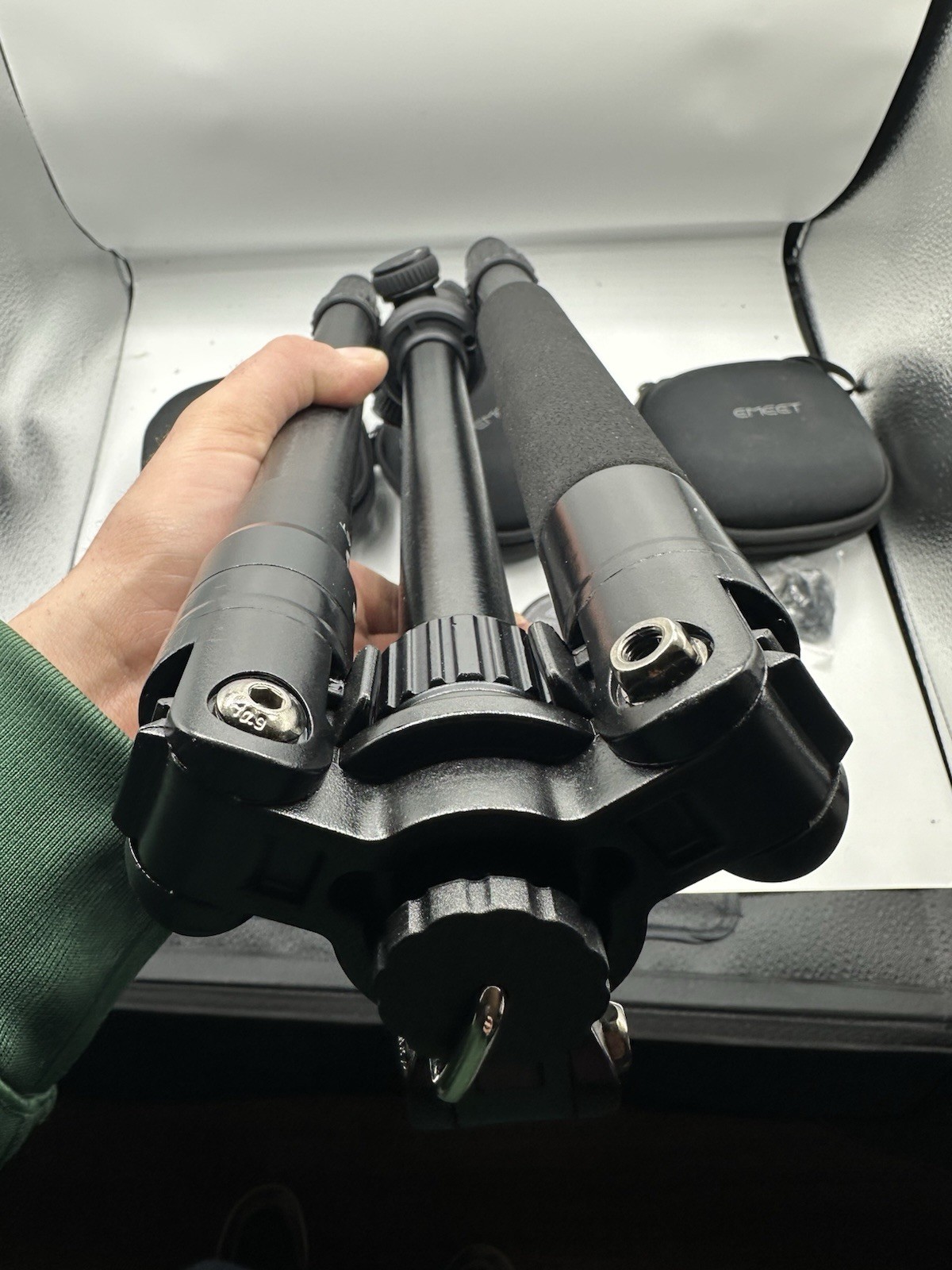 Emeet Streamcam One Set Three Cameras Mics SD Cards Tripod Cases