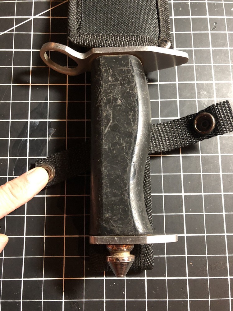 survival knife fixed blade with nylon sheath