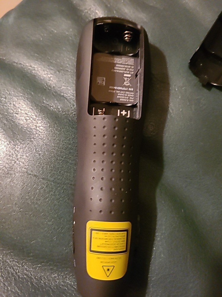 Logitech R400 Laser Presentation Remote - Black