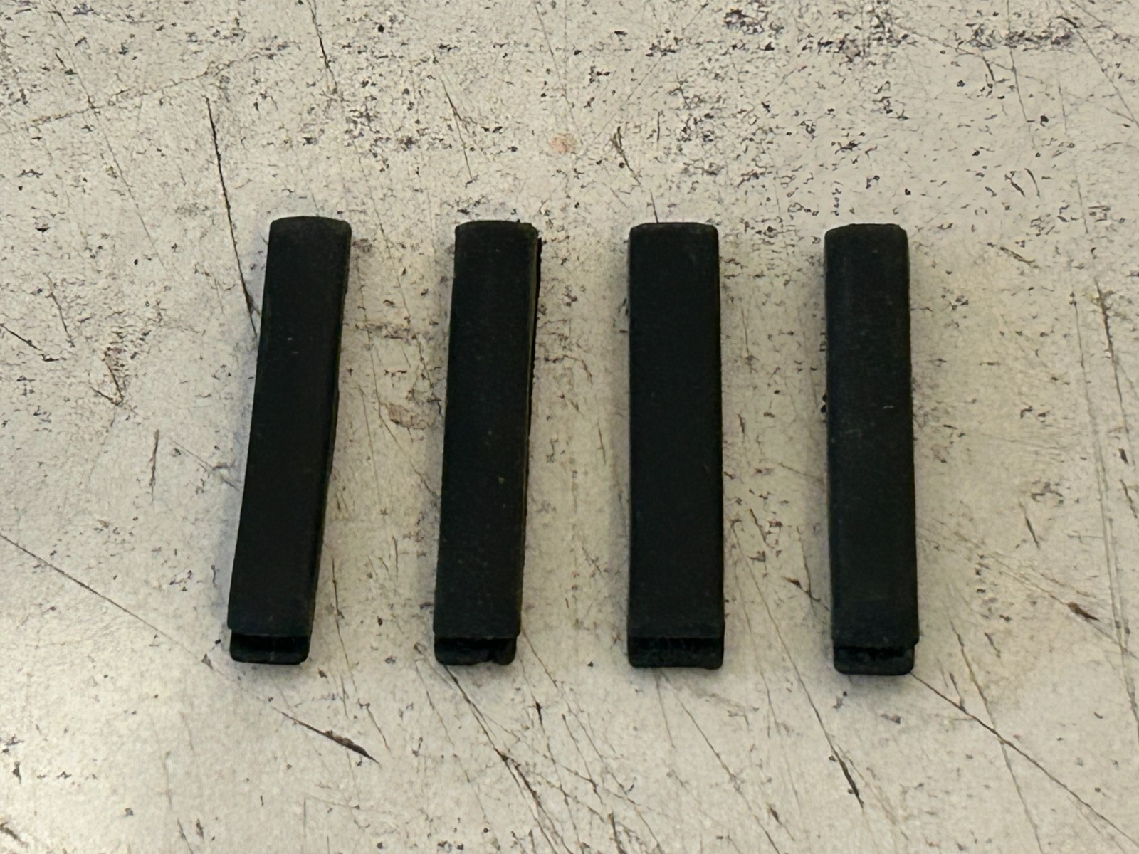 Lot of 4 Dell OptiPlex 30mm Rubber Feet 7010 7020 7040 7050 7060 9010 9020 5040