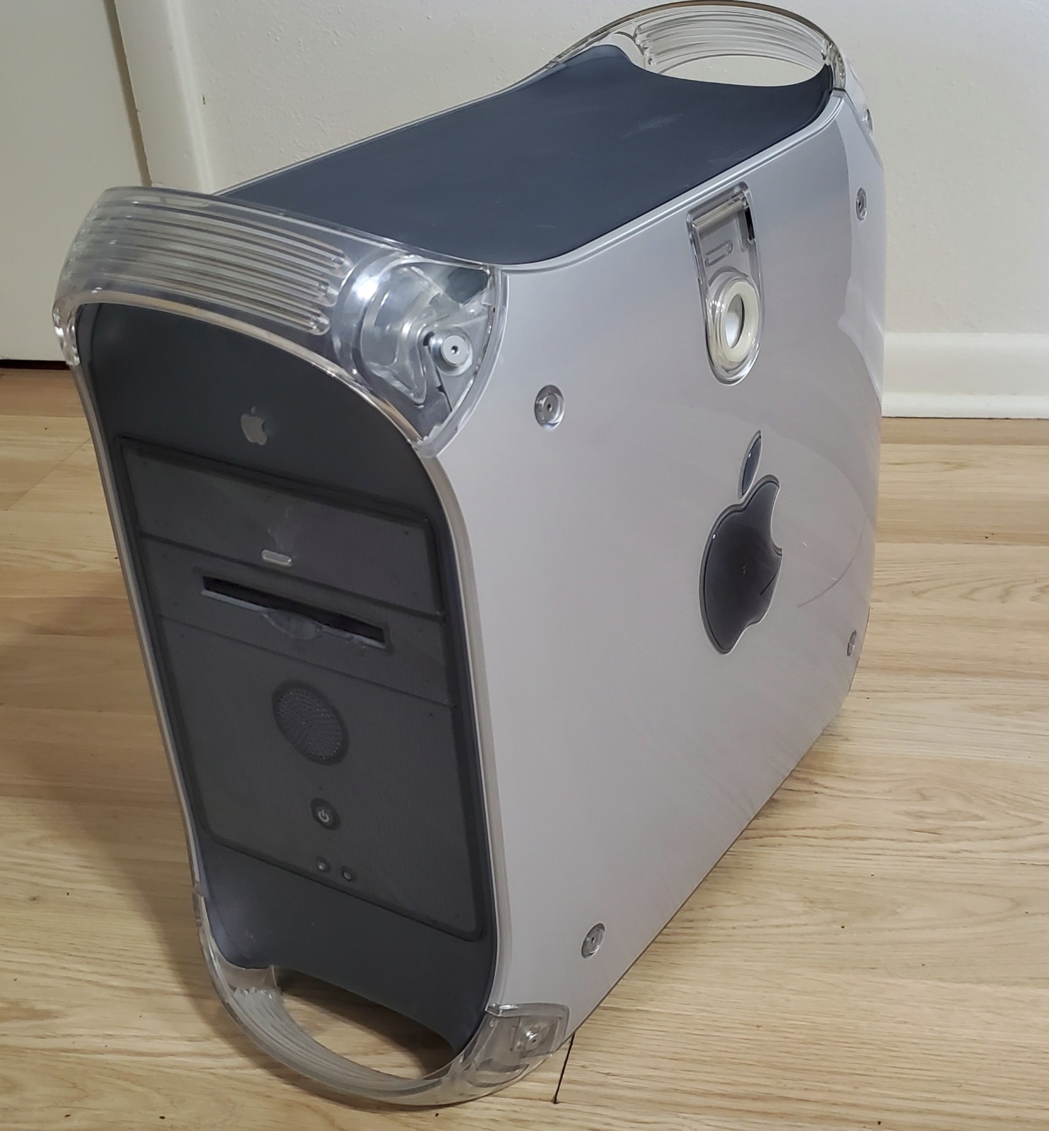 Apple Power Mac G4 2001 500MHz 1GB RAM Radeon 8500 RAID SCSI No HDD No OS