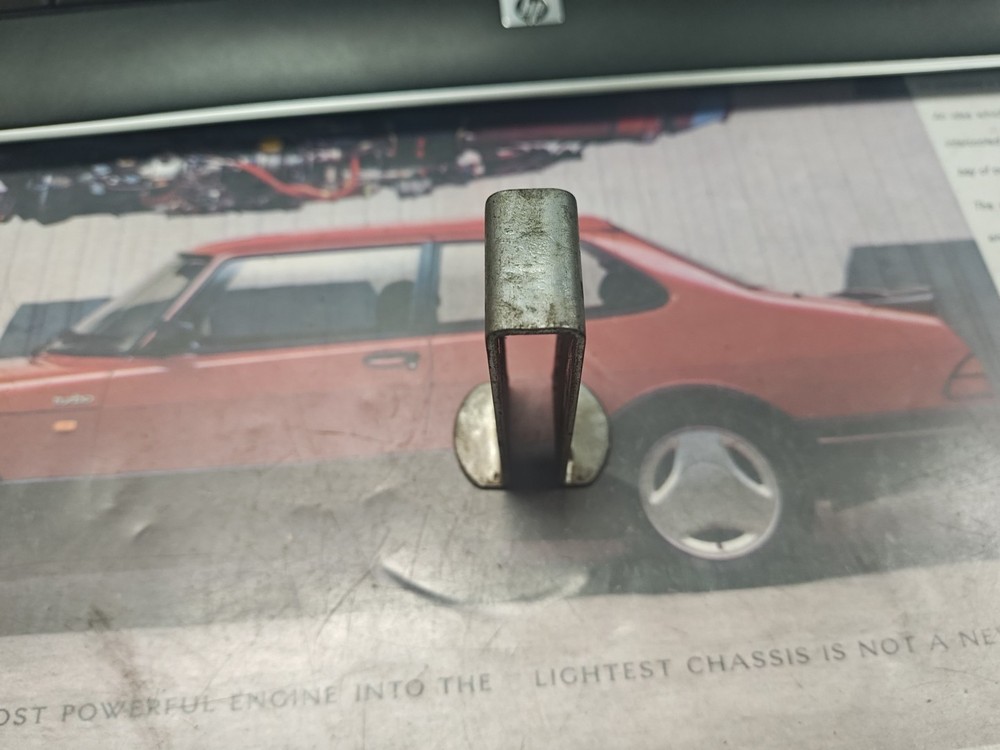 Saab 900 Power Steering Seal Puller 8996399