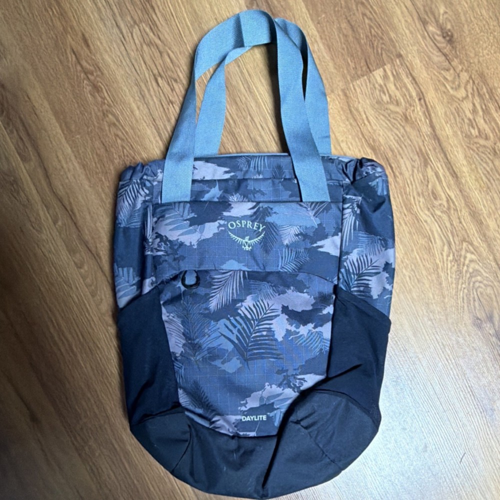 Osprey Daylite Daypack Blue Camo Pattern Backpack Adjustable Straps