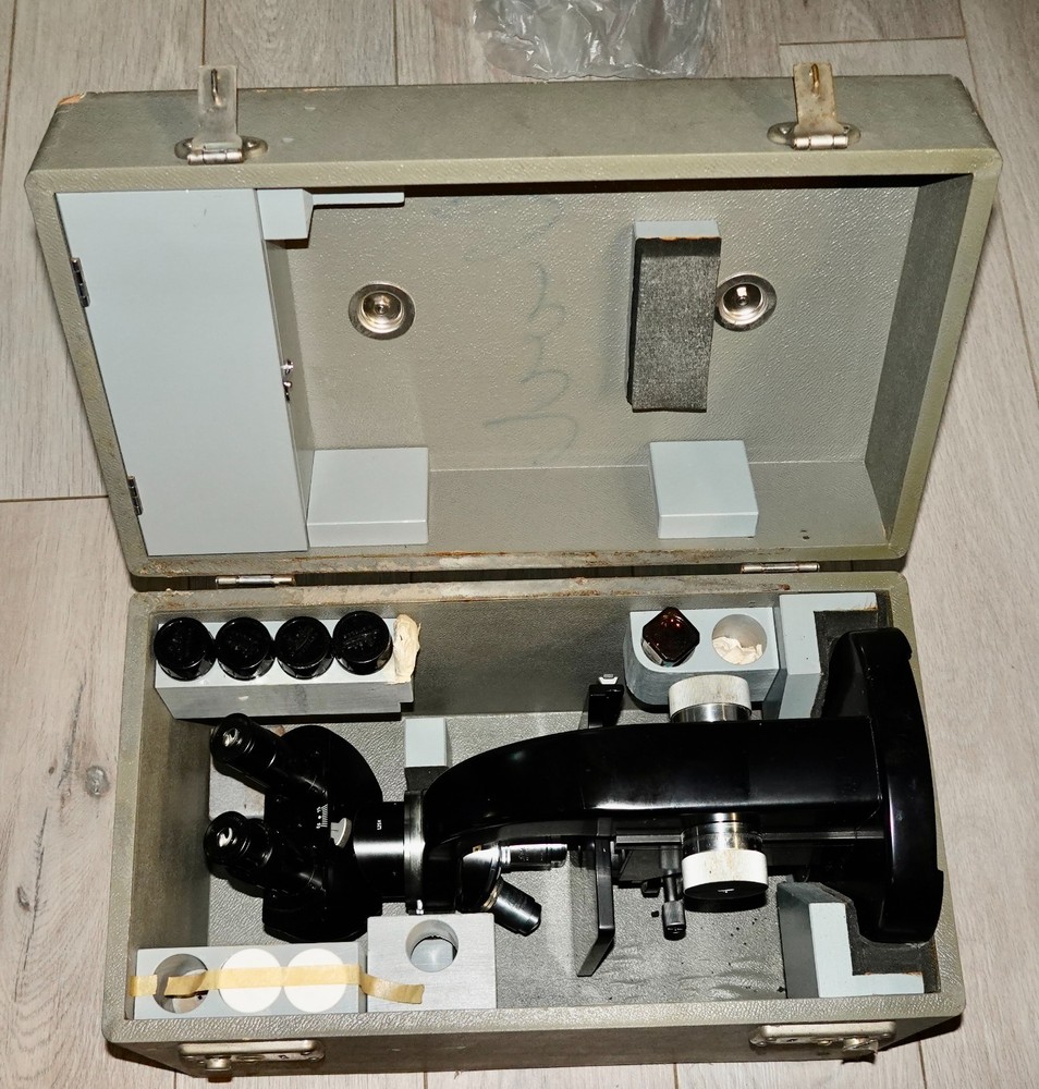 Vintage ERNST LEITZ WETZLAR Binocular Microscope W/ 4 Objectives