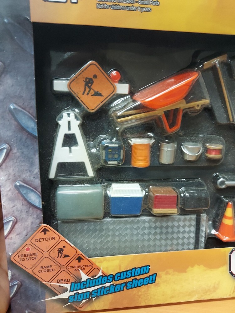 Hobby Gear: 23pc Set Construction Zone 1/24 Scale