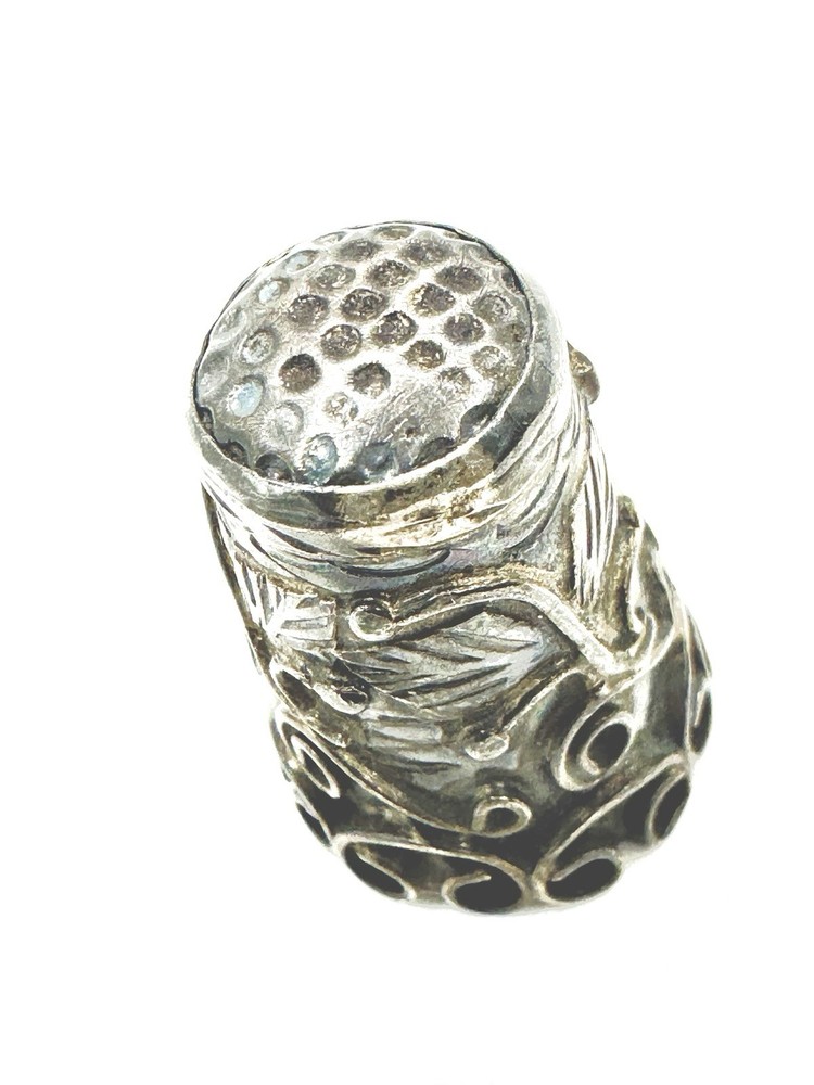 Vintage Sterling Silver Sewing Thimble Hand Engraved Scrollwork Floral Design