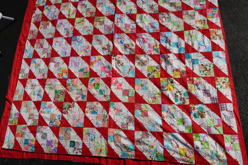 Vtg Patchwork Pattern Tiny Square King Quilt Measures 71x88 In. Beautiful
